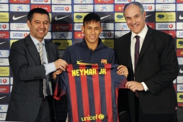 Năm 2013, Neymar, 21 tuổi, đã 